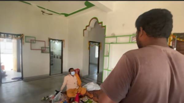 సెలబ్రిటీలకు గంగవ్వ ఆహ్వానం