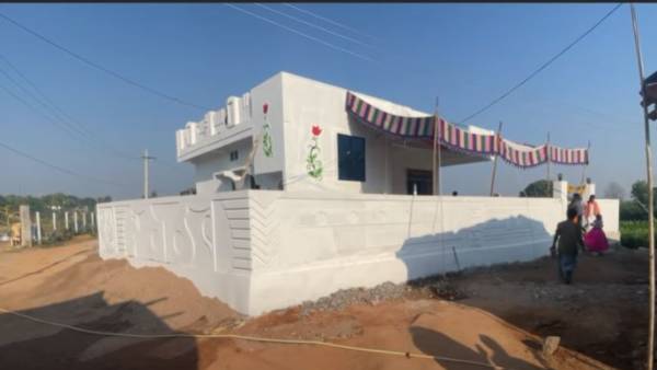  అఖిల్ సార్థక్, సావిత్రి హాజరు