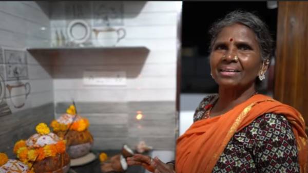 గృహ ప్రవేశ సంతోషంలో గంగవ్వ