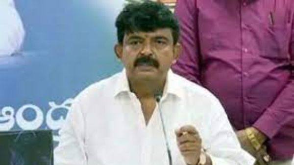 ఏం చేసినా.. ఏమీ అనరనే ధీమాతో సినీ పరిశ్రమ