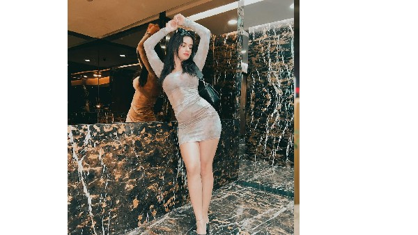  కుర్రాళ్లకు చెమటలు పట్టేలా..