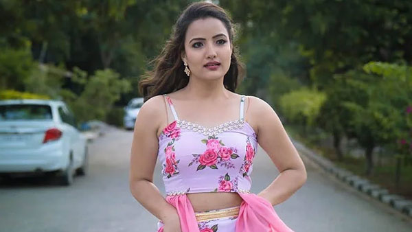 స్టేజ్ పైకి వచ్చి