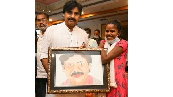 నోటితోనే బొమ్మలు గీసి