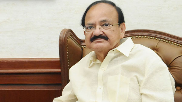 రాజకీయ నేతలు జాగ్రత్తగా ఉండాలి