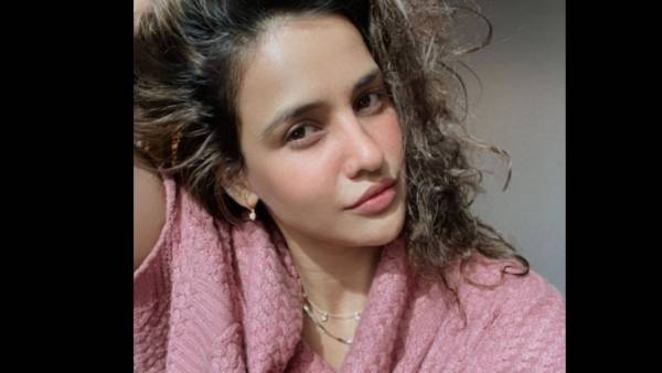  నేహా శర్మ సిస్టర్..