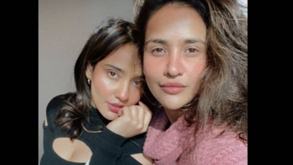 పొలిటికల్ బ్యాక్ గ్రౌండ్