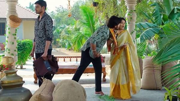 జానకిపై రామ ముద్దుల వర్షం