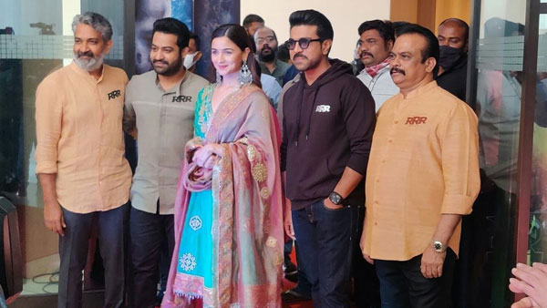 మాకు పిచ్చెక్కిపోయింది అంటూ