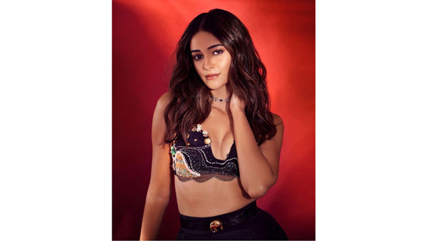 గ్లామర్ ట్రీట్తో రచ్చ చేస్తోన్న నటి