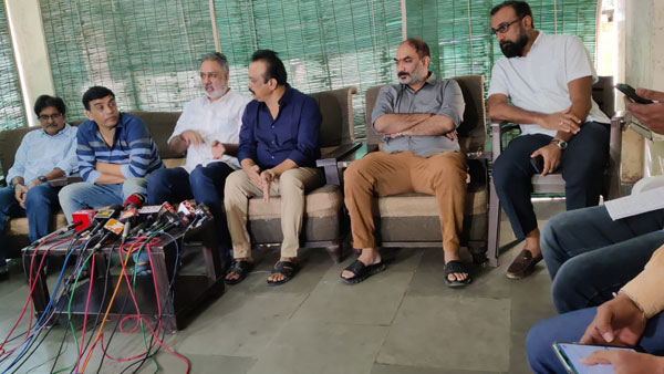 నిర్మాతల చర్చలతో..