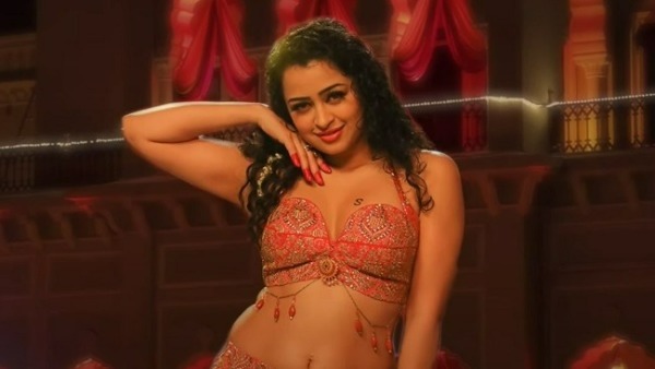 సీటీమార్ కొట్టించేసిన పెస్సీ ఆంటీ