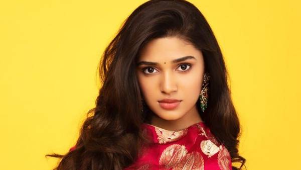 మోడరన్ గర్ల్‌గా