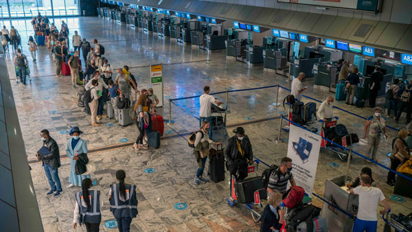 యూఎస్, యూకేలో రికార్డు కేసులు