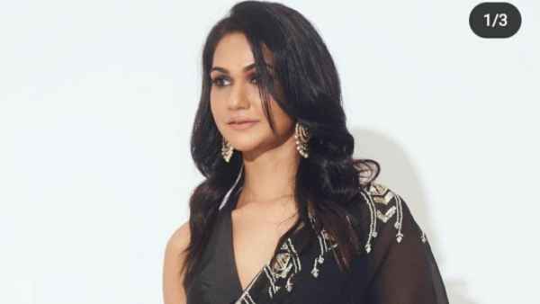 గ్లామర్ లుక్ లో బన్నీ వైఫ్