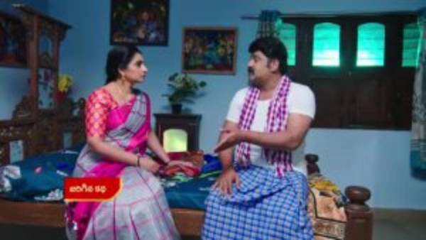 తండ్రి దగ్గరకు వెళ్లి