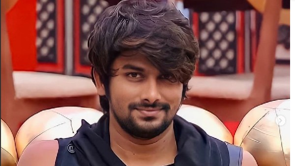 అన్ని విషయాలు చెబుతున్నాడు