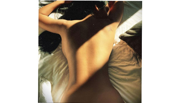 న్యూడ్ ఫొటోతో షాకిచ్చిన హీరోయిన్