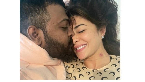 సుకేష్, జాక్వలైన్ రాసలీలలు