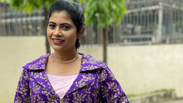 నాగిని డాన్స్ లు కూడా