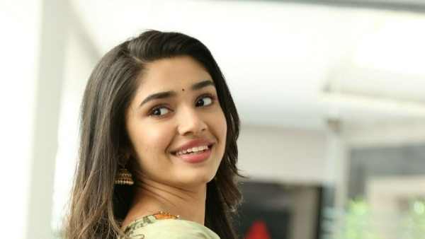 నాగార్జున పొగరుగా.. అలా ఒదిగిపోయి