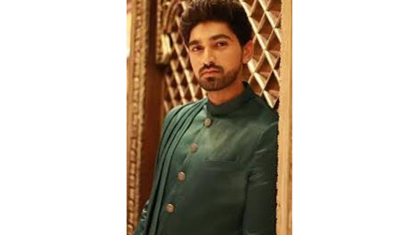 మోడల్ గా అవార్డులు