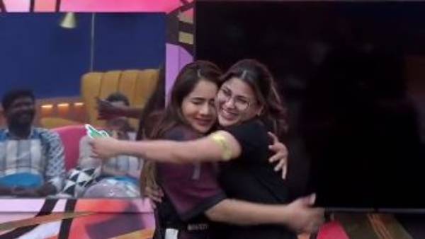 గుడ్డలు నచ్చి లైక్ చేశా..