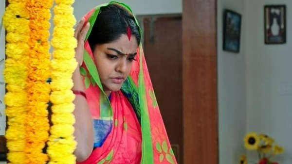 భారతీకి కాఫీ ఇచ్చిన దీప.. 