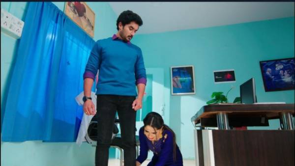  బాబాయ్‌తో కపట నాటకం