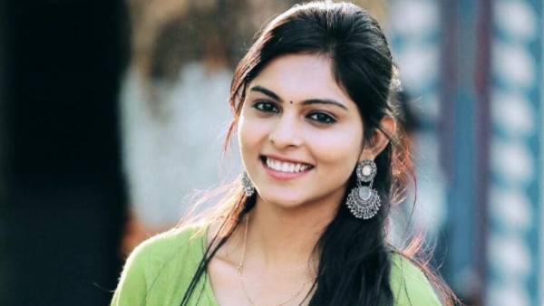  క్షమాపణలు కోరుతున్నాను