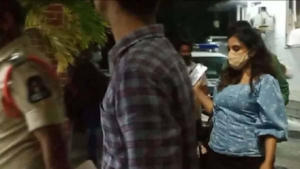 పోస్ట్ పెట్టడంతో