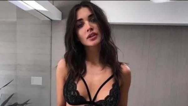 అలా ఎంట్రీ ఇచ్చిన ఫారెన్ పిల్ల