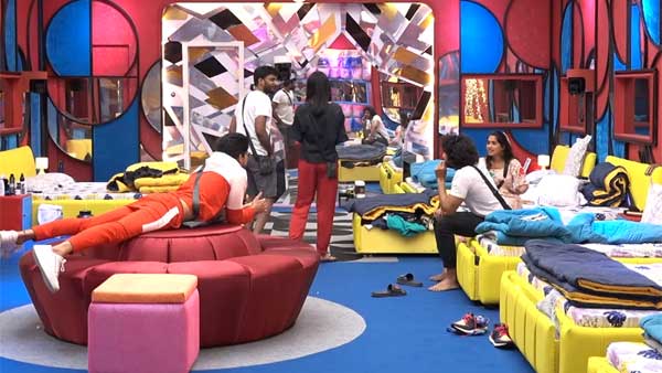 పాత్రలను మార్చిన బిగ్ బాస్