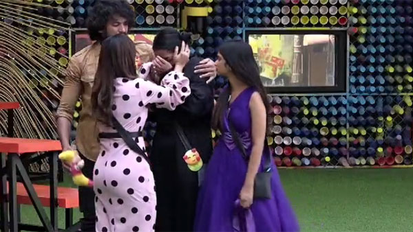 బూతులతో రెచ్చిపోతున్నారు