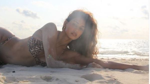  సోషల్ మీడియాలో అందాల విందు