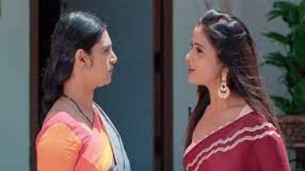 స్పృహతప్పి కింద పడిపోయిన దివ్య