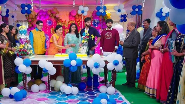 రెండు కేకుల గురించి ప్రశ్న