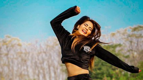 వెనుకడుగు వేయకుండా..