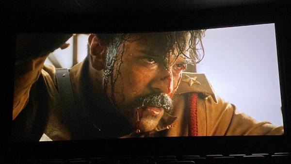 బ్రిటీషర్ల నుంచి భీమ్ తప్పించుకొనే సీన్