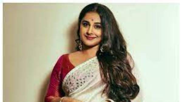 రెండు పెద్ద చిత్రాలకు సంతకం