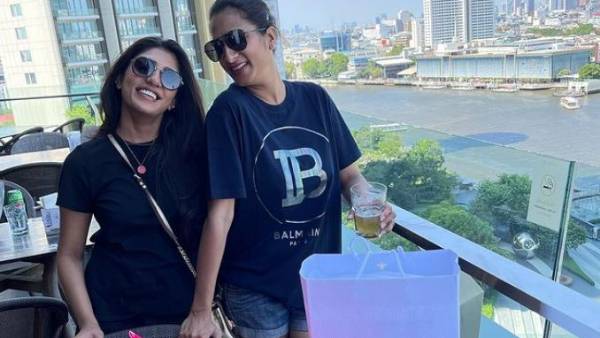 తల్లితోపాటు సుప్రిత కూడా హ్యాపీగా