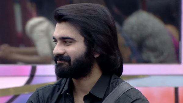 రాజకీయాలతో అఖిల్ కెప్టెన్