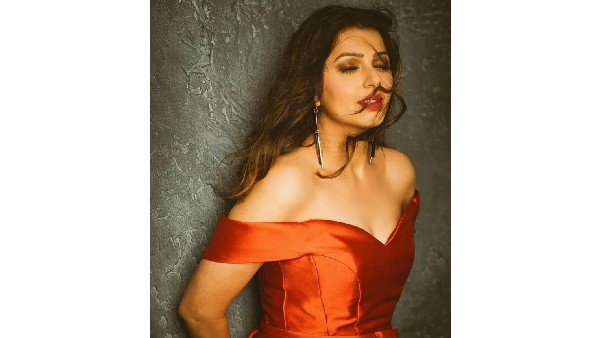 అందాలను ఆరబోస్తోన్న నటి