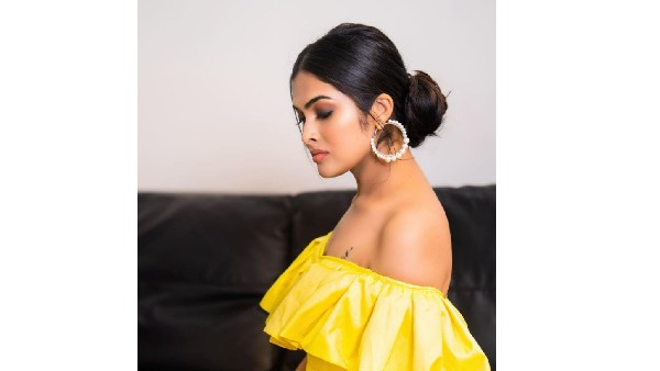 గ్లామర్ ట్రీట్‌తో రెచ్చిపోయింది