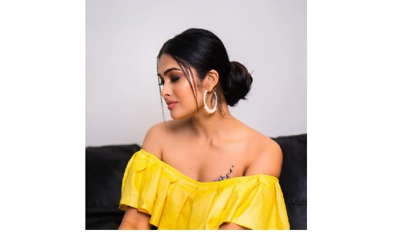 అందాల విందుతో యమ క్రేజ్