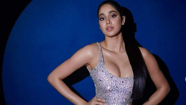 అందాలను ఆరబోస్తోన్న జాన్వీ