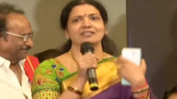 జీవిత దర్శకురాలిగా