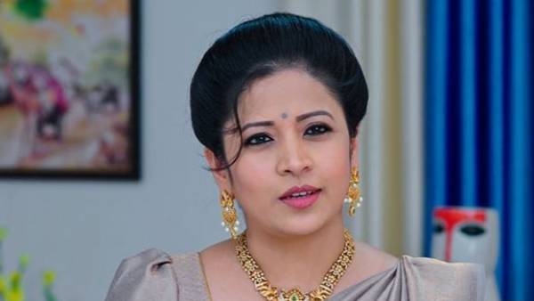  తల్లిని మెప్పించేందుకు డాక్టర్ నిరుపమ్