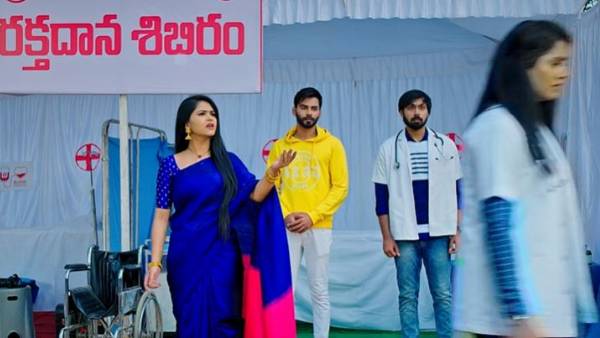 నీ పేరు ఏమిటని హిమను అడిగితే..