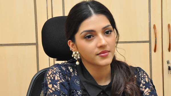 అందులో ఎప్పుడూ ఫుల్ బిజీగానే