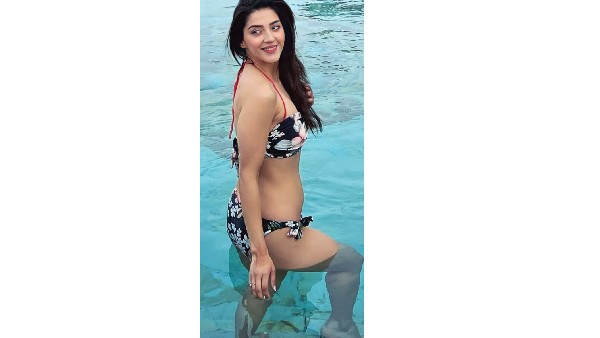 బికినీ ఫొటోతో షాకిచ్చిన మెహ్రీన్